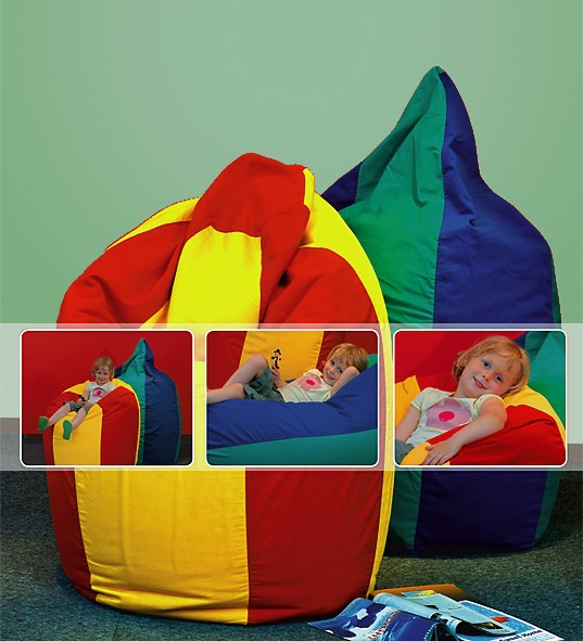 Praktisch: unsere Sitzsäcke sind vor allem bei Kindern, Jugendlichen und jungen Familien beliebt.
Mit einer Höhe von ca. 1,30 Meter sind sie herrliche Kuschel-Oasen und dazu ein bunter Hingucker in jedem Wohnraum.